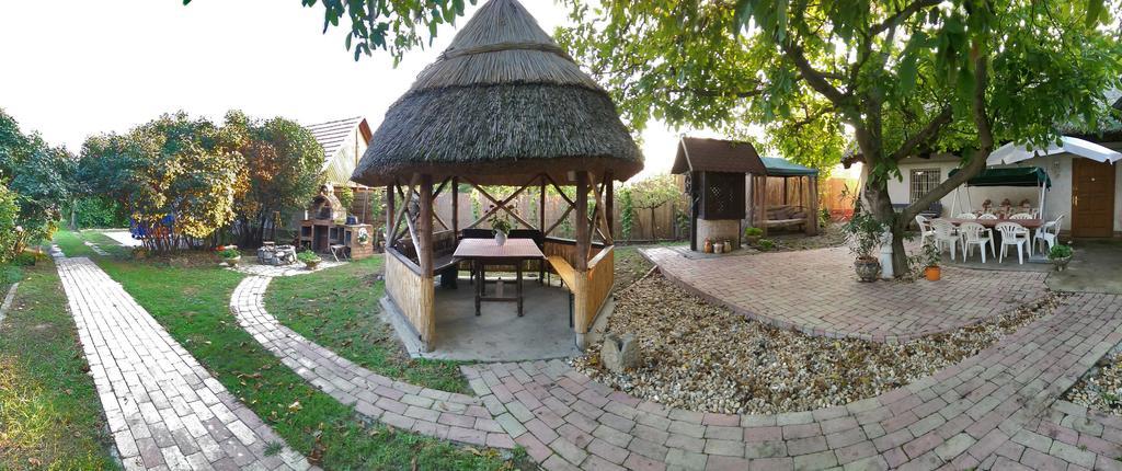 Natura Vendégház Pazmand Exterior foto